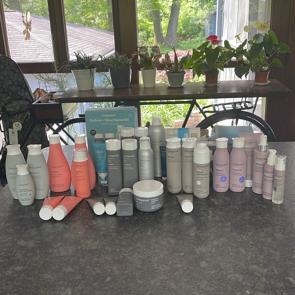 Living Proof Curl Defining Gel wavy, curly, coily hair define without crunch - Picture 9 of 9